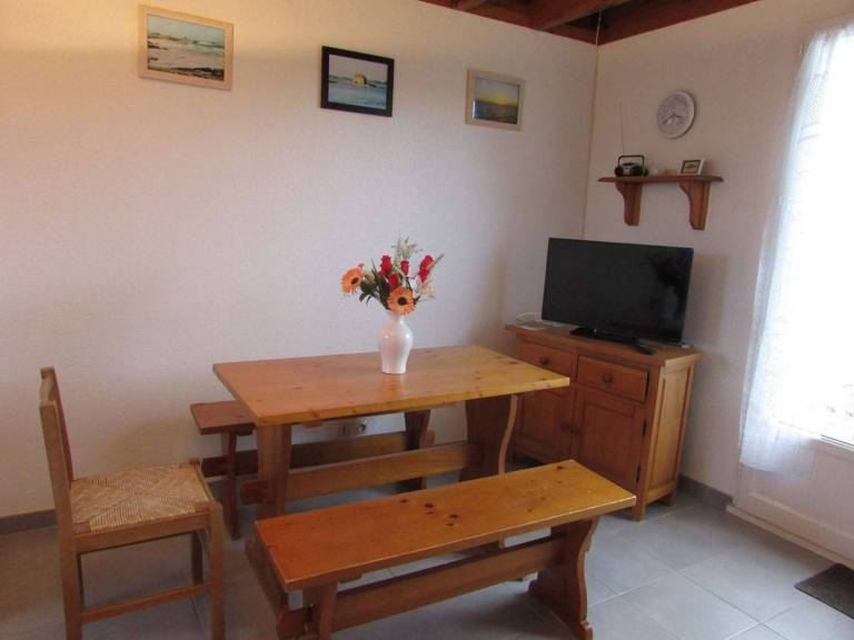 Villa with yard, pool & barbeque | Beach nearby | Pets are welcome — photo 4