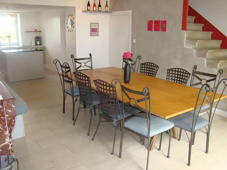 House with patio | Garden view — photo 3