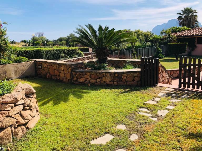 Apartment 'Trilocale Corallo 300 Mt Spiaggia' with Shared Pool, Private Terrace and Private Garden — photo 3