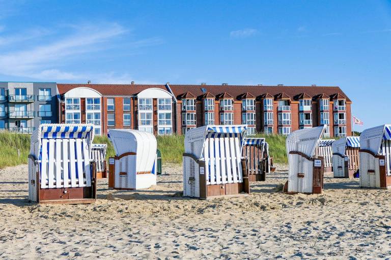 HZ05 – Nordsee-Ferienwohnung mit Seeblick und Balkon an der Promenade — photo 3