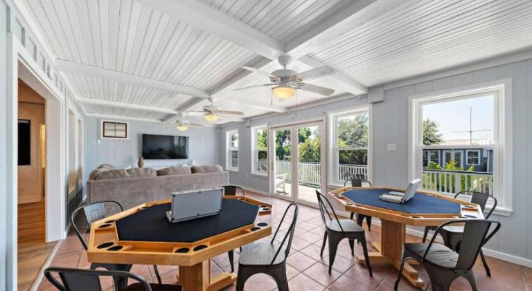 Fully equipped vacation home with private pool, garden & BBQ | Perfect for remote work | Pet-friendly — photo 4