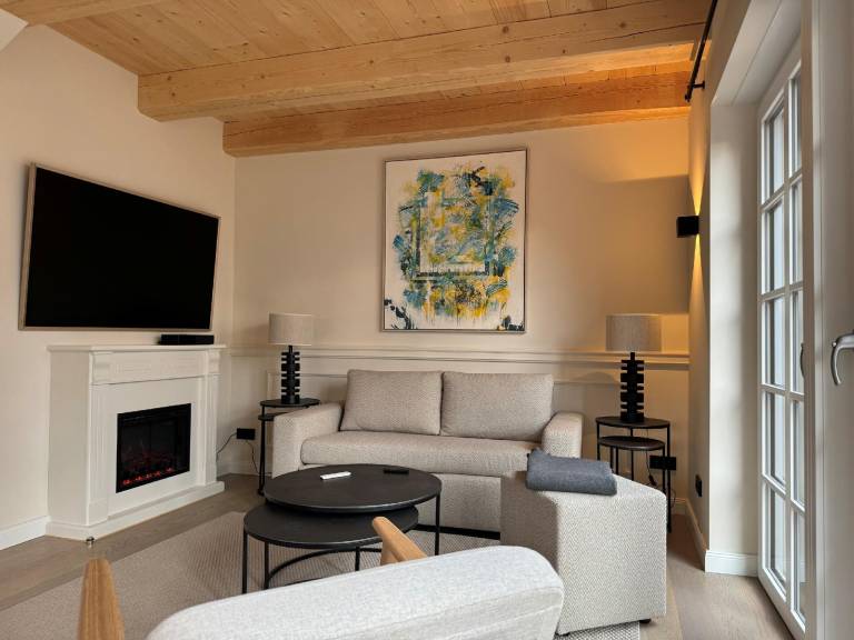 Apartment with yard, hot tub & terrace — photo 2