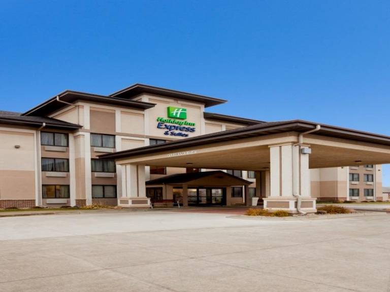 Holiday Inn Express & Suites Worthington By IHG