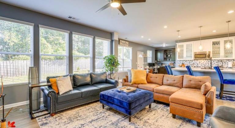 House with 2 rooms for 4 persons in Union City, GA