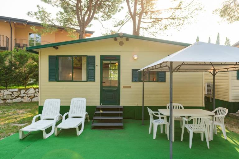 Family-oriented wonderful vacation home with pool & terrace | Beach nearby | Pets are welcome — photo 2