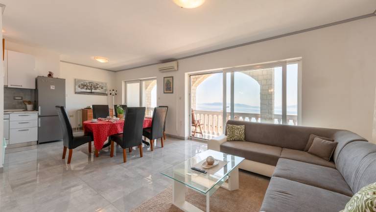 Fully equipped holiday apartment with pool, garden & terrace | Pets allowed — photo 2
