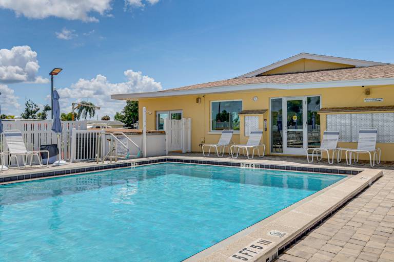 Deck & Resort Perks: Home 3 Mi to Fort Myers Beach — photo 2