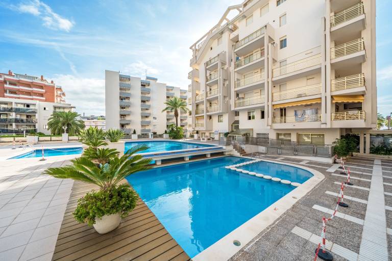 'Salou Beach' Apartment with Sea View, Wi-Fi and Air Conditioning in Cambrils
