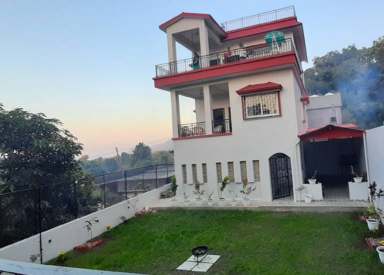 Bungalow with garden, pool & barbeque | Suitable for remote work in Dehradun