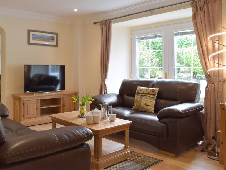 Children-friendly pleasant cottage with yard & barbeque | River view | Close to the beach | Pets allowed — photo 2