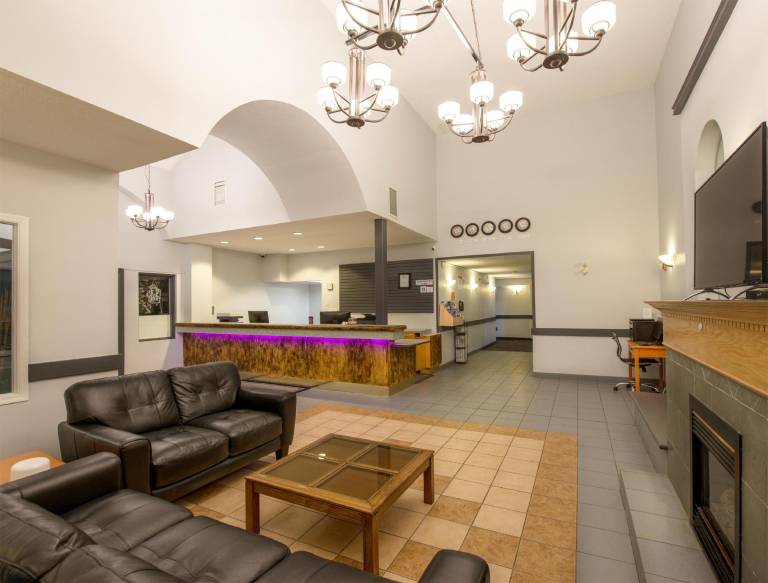 Coast Hinton Hotel — photo 2