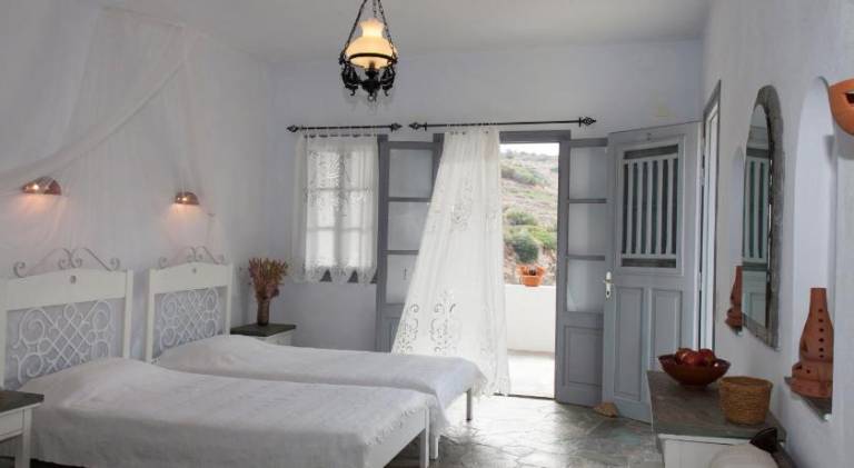 Rental apartment with garden in Sifnos