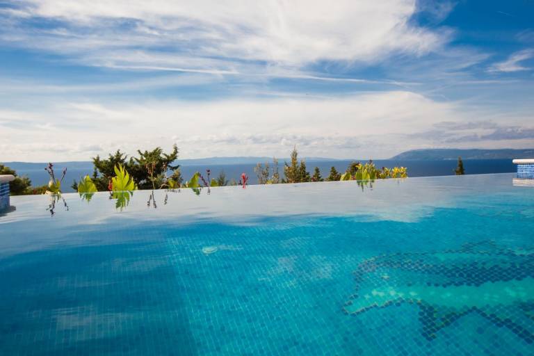 Villa with private pool, garden & patio | Mountain view — photo 3
