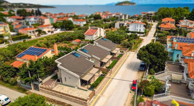 Villa with patio, barbecue & yard | Beach nearby | Pets allowed in Kavala