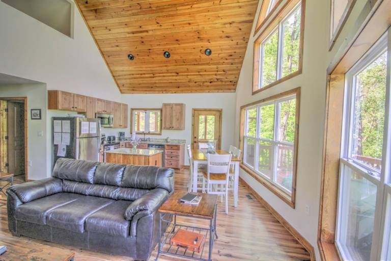 Cabin  Luray