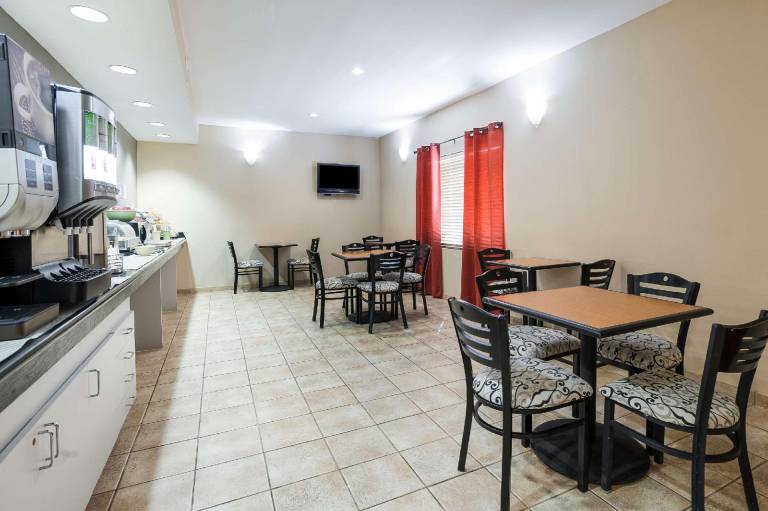 Quality Inn & Suites Lake Charles South — photo 5