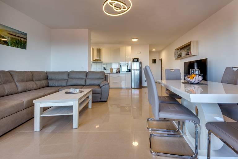 Apartment with barbecue & terrace | Sea view — photo 5
