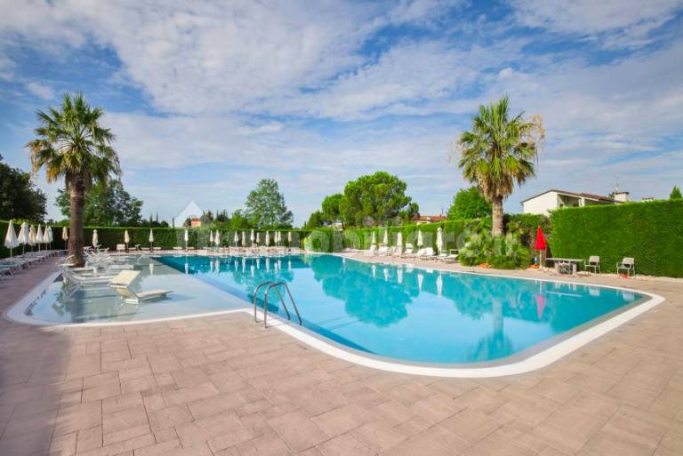 Al Chicco casa vacanze con piscina a Lazise