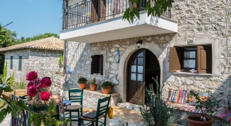 Apartment with barbecue, terrace & garden | Good for workation in Lefkada