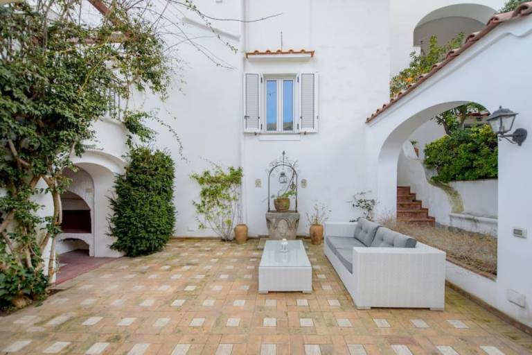 Villa  Capri