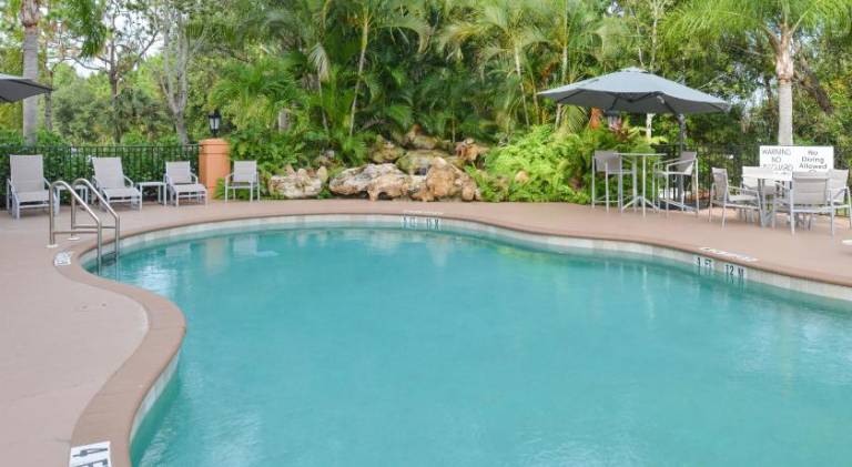 Holiday Inn Express Hotel & Suites Bonita Springs By IHG — photo 4