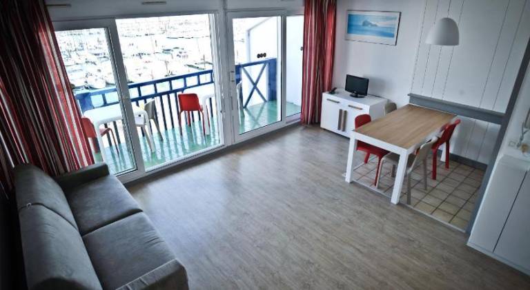 Charming serviced apartment with patio | Beach nearby | Pets are welcome — photo 2