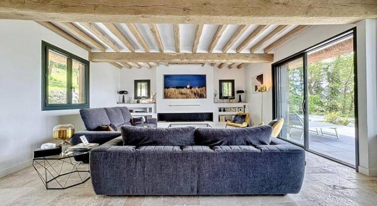 Villa with pool & jacuzzi — photo 3