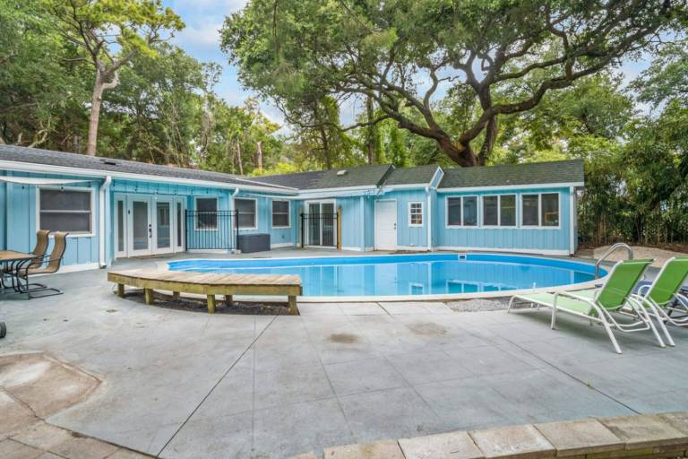 House Pine Knoll Shores