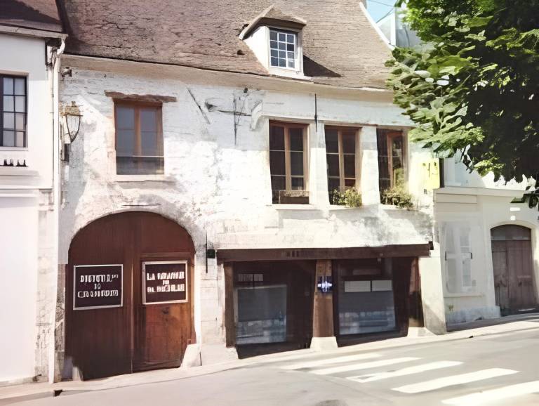 LOGIS - Hotel & Restaurant Saint Nicolas in Beauvais
