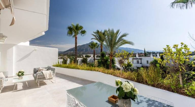 Holiday apartment with terrace & pool — photo 3