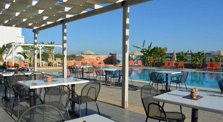 Beautiful serviced apartment with pool, terrace & garden | Pets are welcome — photo 4