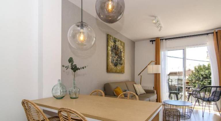 Rental apartment with barbeque & patio in Sitges