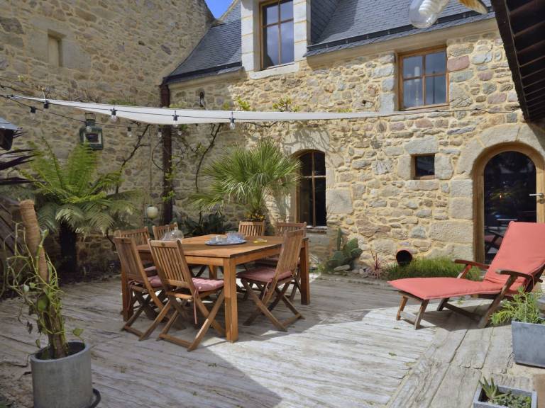 Fully equipped house with yard, terrace & barbeque | Close to the beach | Pets are welcome — photo 2