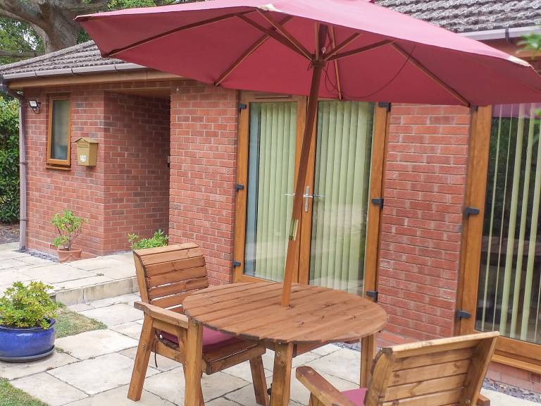 Cottage with yard & barbeque — photo 3