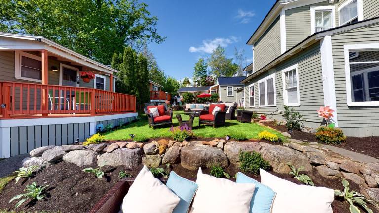 Lodge  Laconia