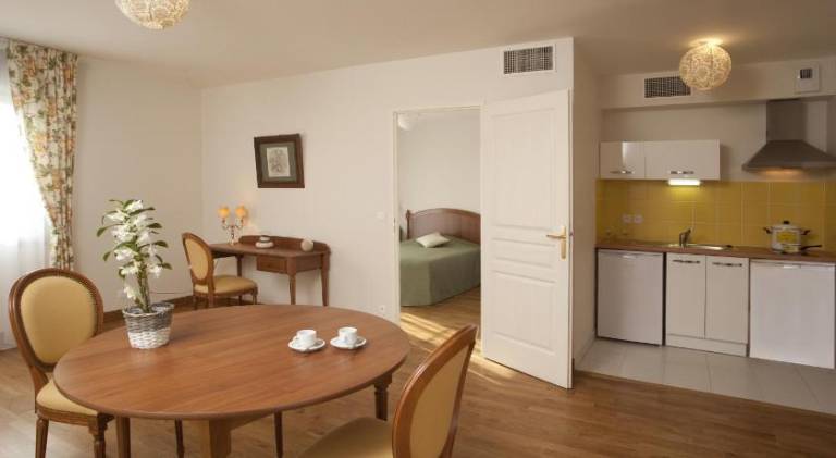 Charming serviced apartment with terrace & yard | Pet-friendly — photo 5
