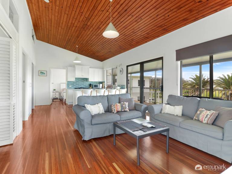 House Emu Park