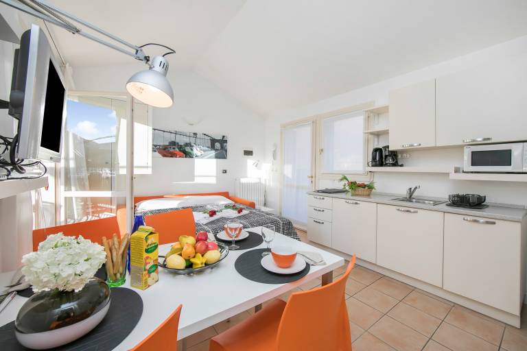 Child-friendly studio with patio | Water view | Close to the beach | Dogs allowed — photo 4