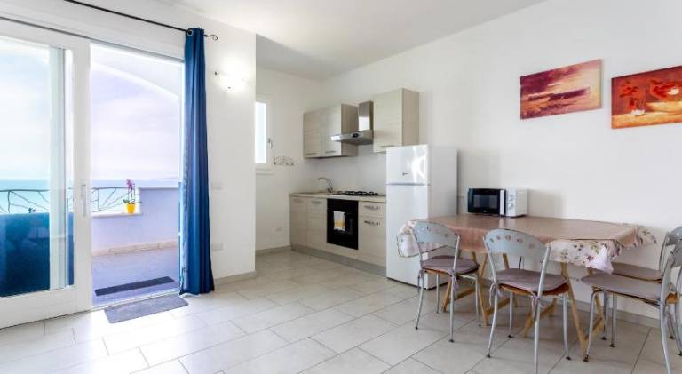Lovely holiday apartment with terrace | Pet-friendly — photo 3