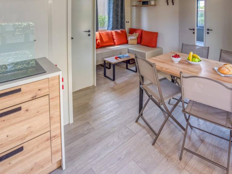 Mobile home with heated pool, barbeque & terrace — photo 4