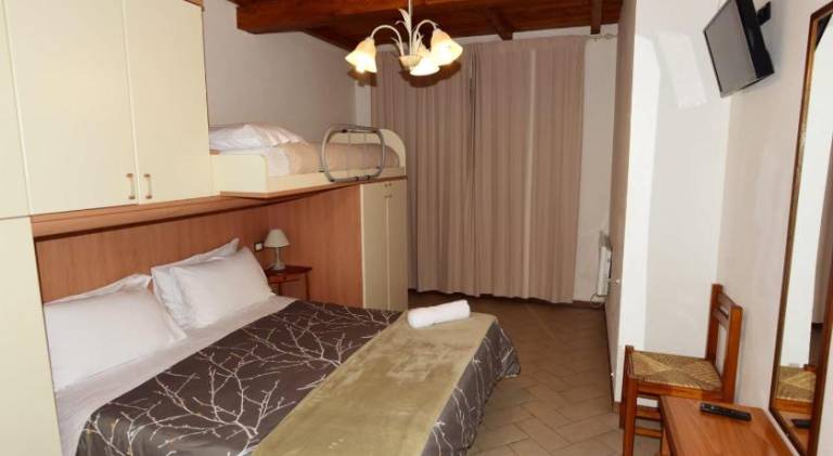 House with 2 rooms for 6 persons — photo 2