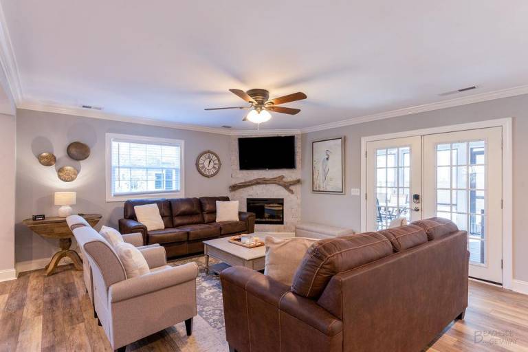 1 Sea Hawk Lane - 5 Bedroom, 5th Row, Pet Friendly! — photo 2