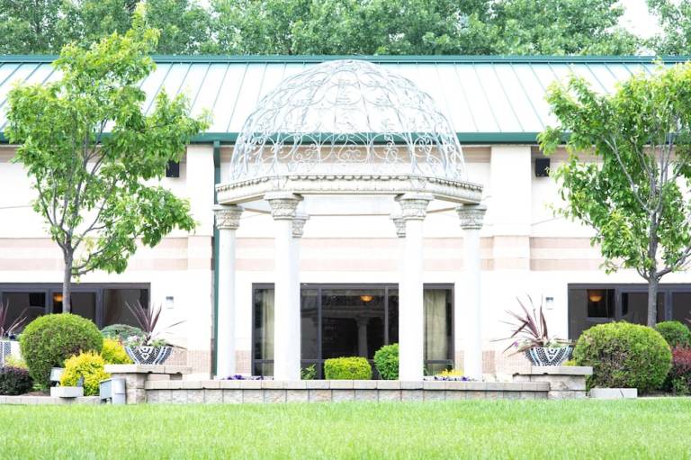 Clarion Inn Elmhurst Oak Brook near I 88 I 290 I 294