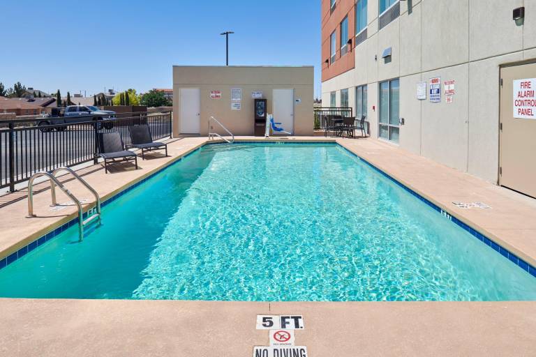Holiday Inn Express & Suites El Paso East-Loop 375 by IHG — photo 5