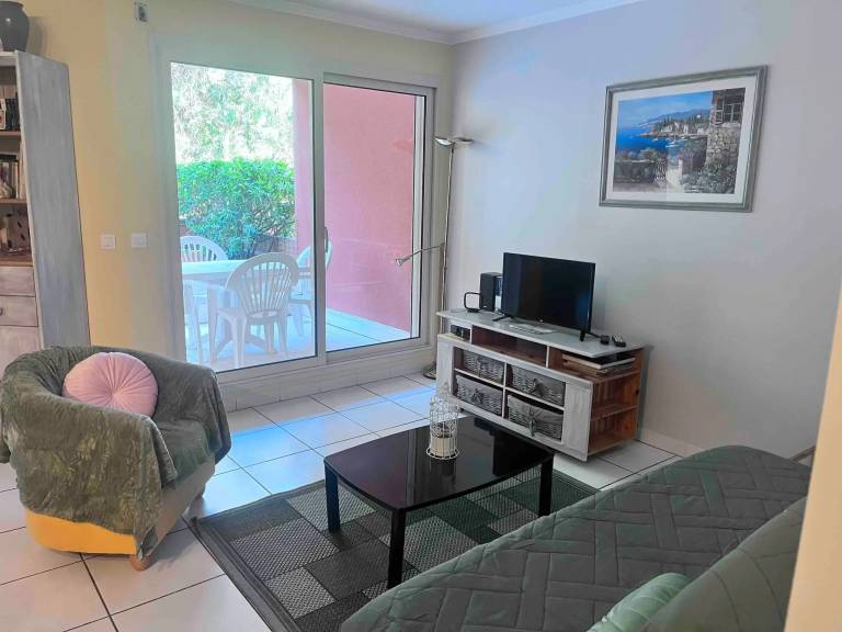 Fully equipped holiday apartment with garden, grill & terrace | Garden view | Close to the beach | Pet-friendly — photo 2