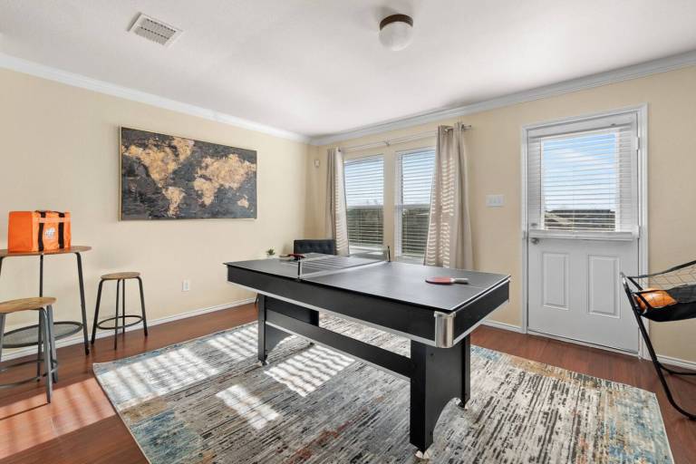 Family-oriented pleasant vacation home with yard | Pets are welcome — photo 5