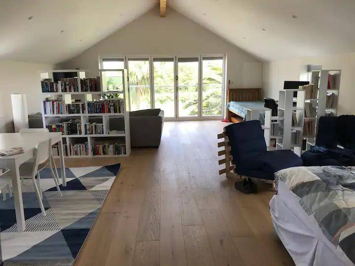 Apartment with yard — photo 4