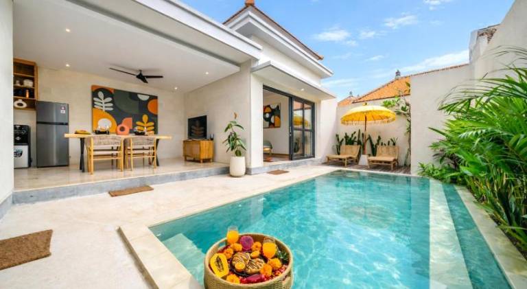 Ample villa with grill, yard & pool | Good for workation | Pets are welcome — photo 3