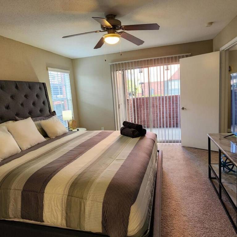Med Center Charm: 2BR Haven — photo 2