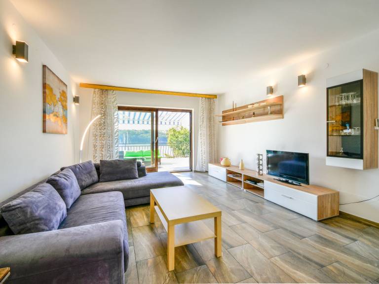 Wonderful rental apartment with patio & garden | Sea view | Next to the beach | Pet-friendly — photo 3